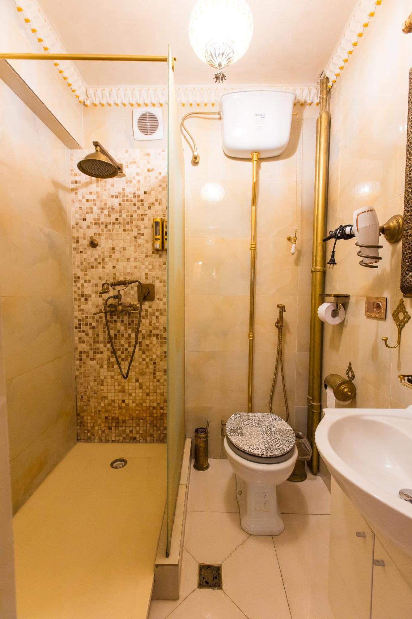 Hidden Gem Antique Apt With Stunning City Views Bucarest Extérieur photo